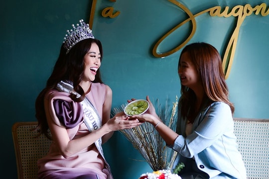 Hoa hậu Khánh Vân tự nhận mình 'không bình thường'