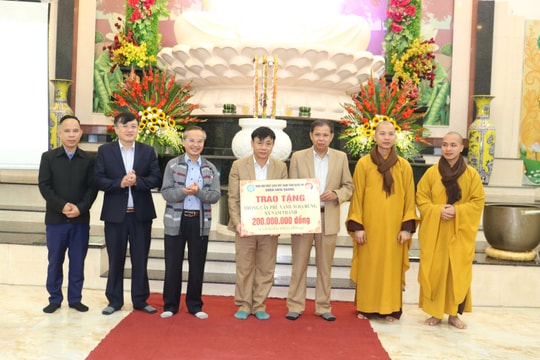 Chùa Viên Quang tổng kết hoạt động phật sự, trao tặng quà Tết cho người nghèo