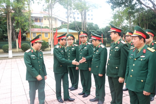 Thứ trưởng Bộ Quốc phòng Nguyễn Tân Cương thăm và làm việc tại Nghệ An