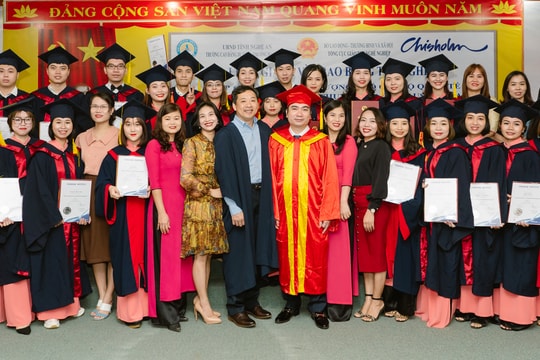Lễ bế giảng và trao bằng tốt nghiệp lớp đào tạo theo chương trình chuyển giao từ Australia