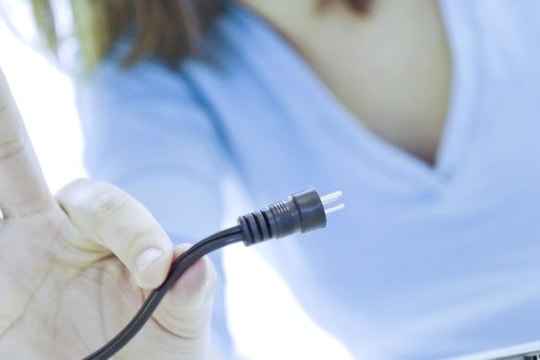 Sửa điện chuẩn bị đón Tết, nam thanh niên ở Thanh Chương bị điện giật tử vong