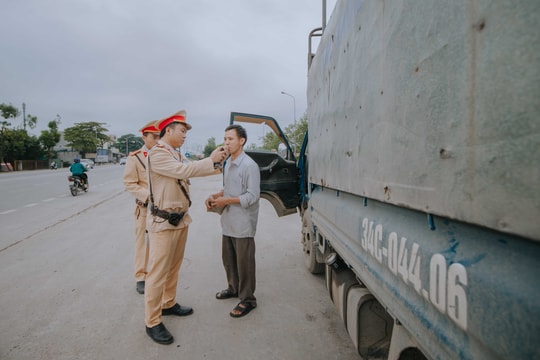 CSGT Nghệ An kiểm tra, xử lý vi phạm nồng độ cồn tất cả các ngày Tết