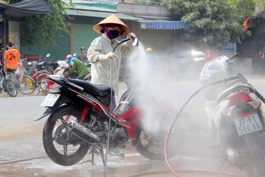 Nghệ An: Giá rửa xe ô tô tăng gấp 3 ngày cận Tết