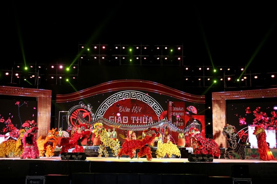 Rực rỡ đêm hội Giao thừa chào Xuân Canh Tý 2020 tại Nghệ An