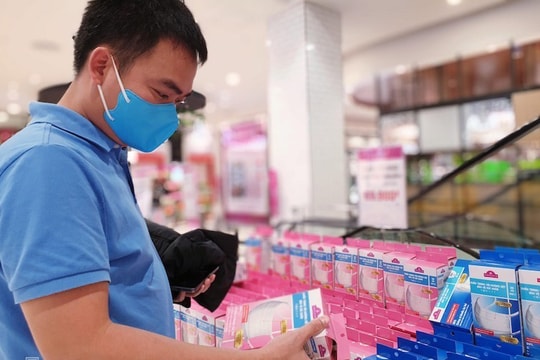 Đổ xô mua khẩu trang chống dịch viêm phổi Vũ Hán