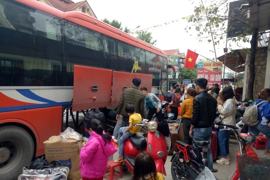 Nghệ An: Chật vật tìm kiếm tàu xe sau Tết
