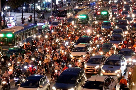 Phó Thủ tướng Thường trực Chính phủ chỉ đạo kéo giảm TNGT, giải tỏa ùn tắc sau kỳ nghỉ Tết