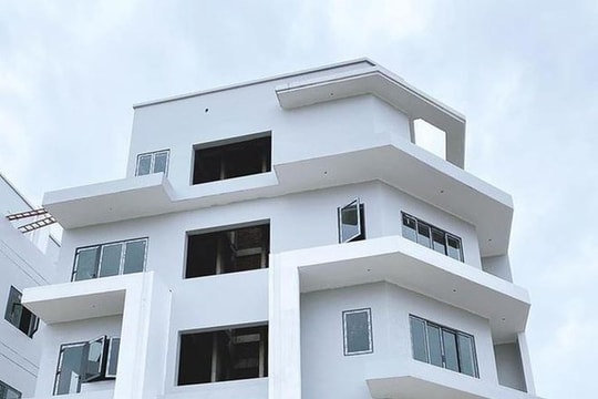 Hòa Minzy xây nhà 5 tầng tặng bố mẹ