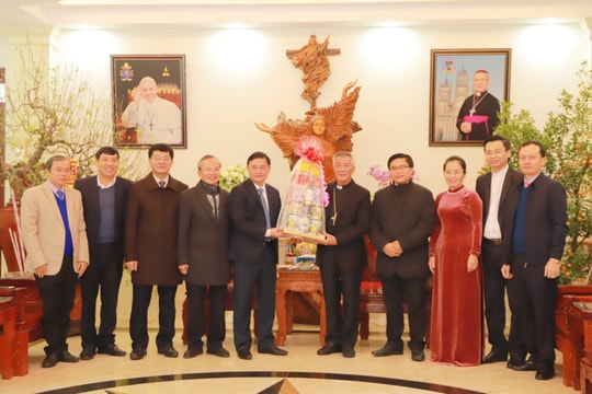 Bí thư Tỉnh ủy, Chủ tịch UBND tỉnh thăm, chúc Tết một số tổ chức tôn giáo trên địa bàn tỉnh