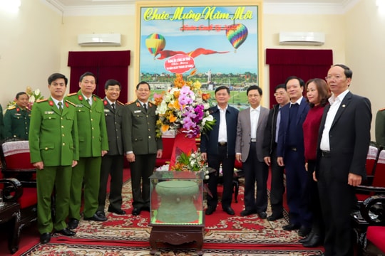 Đảng ủy Công an, Quân sự tỉnh chúc mừng Tỉnh ủy nhân kỷ niệm 90 năm Ngày thành lập Đảng 