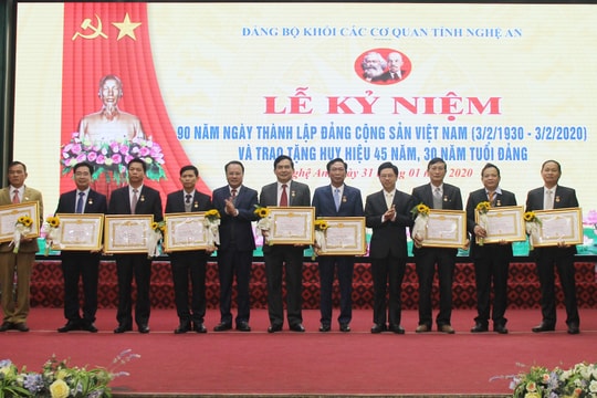 Đảng ủy Khối Các cơ quan tỉnh mít tinh kỷ niệm 90 năm ngày thành lập Đảng 