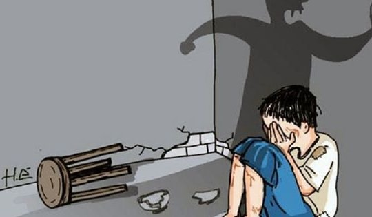 Công an vào cuộc vụ mẹ bạo hành con ruột 