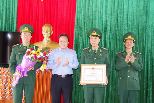 Trao thưởng chuyên án bắt đối tượng vận chuyển ma túy tổng hợp ngày 30 Tết