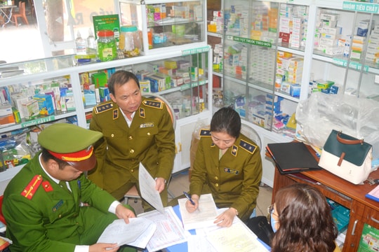 Nghệ An phát hiện thêm nhà thuốc bán khẩu trang đắt gấp 5 lần ngày thường