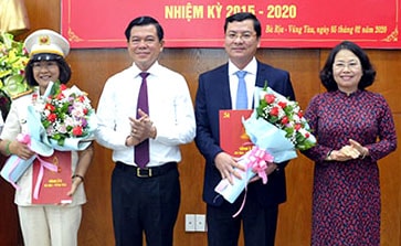 Triển khai công tác cán bộ ở các địa phương