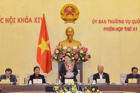 Ủy ban Thường vụ Quốc hội xem xét, quyết định sắp xếp các đơn vị hành chính cấp huyện, xã