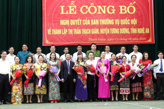 Công bố Quyết định sáp nhập đơn vị hành chính của Ban thường vụ Quốc hội tại huyện Tương Dương