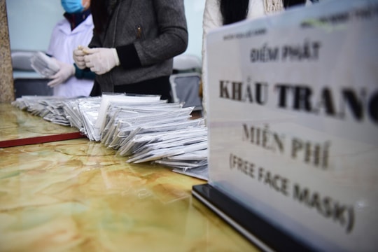 Vứt khẩu trang bừa bãi có thể bị phạt đến 7 triệu đồng