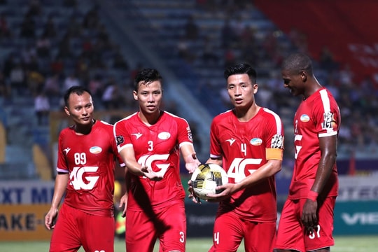 Cầu thủ Nghệ An và SLNA 'phủ sóng' tại 11/14 CLB V.League 2020