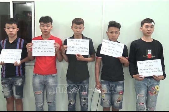 Tạm giữ 5 thanh, thiếu niên dùng dao truy đuổi, chém trọng thương 2 người