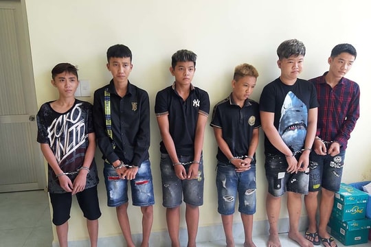 Bắt khẩn cấp băng cướp nhí đại náo ở miền Tây