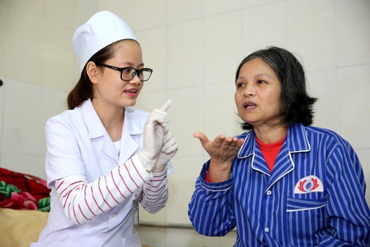 Phục hồi rối loạn ngôn ngữ do tai biến mạch máu não tại Bệnh viện phục hồi chức năng Nghệ An