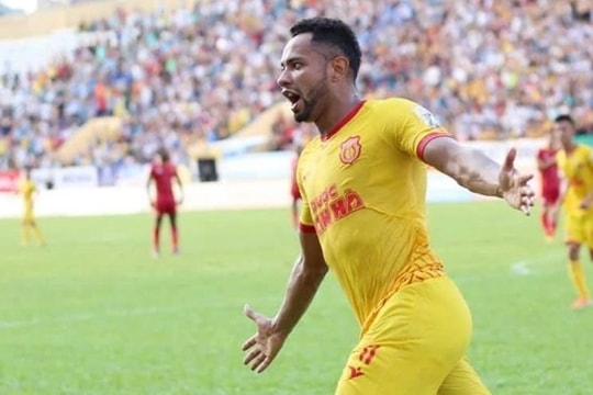 Sông Lam Nghệ An thử việc cựu tiền đạo Nam Định và Viettel 