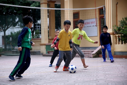 Những tình huống dở khóc, dở cười khi con trẻ ở nhà mùa dịch