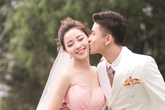 Vợ Phan Văn Đức khoe hình ảnh siêu âm, tiết lộ em bé mũi cao giống bố