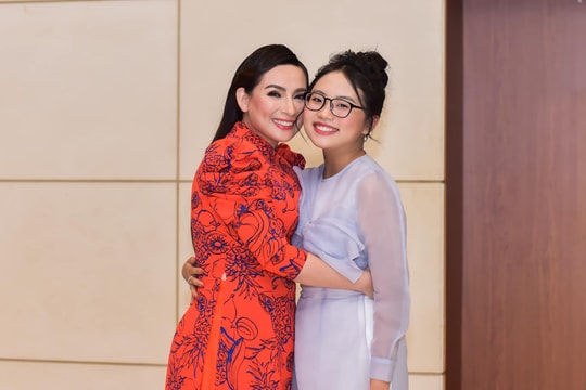 Kiếm 6.000 USD mỗi show, Phương Mỹ Chi sang Mỹ định cư?