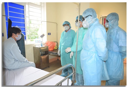 Những y, bác sỹ trên tuyến đầu phòng, chống dịch Covid-19 ở Nghệ An