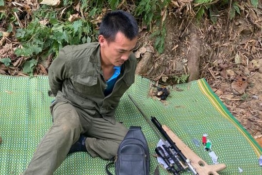 Bắt giữ đối tượng sử dụng súng vượt rừng sang Lào mua ma túy về bán lẻ