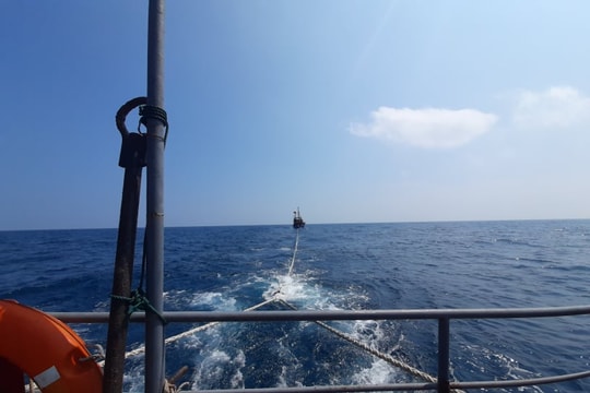 Tàu cá gặp nạn trên biển, 6 ngư dân Nghệ An phát lệnh cấp cứu