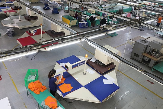 Ngành may mặc thiếu nguyên liệu trầm trọng vì dịch Covid-19