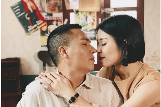 MC Hoàng Linh gây 'sốt' với bộ ảnh 'ngọt lịm tim' bên chồng