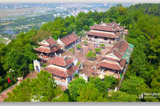 Khách hành hương ở Nghệ An còn lơ là trong phòng dịch Covid-19