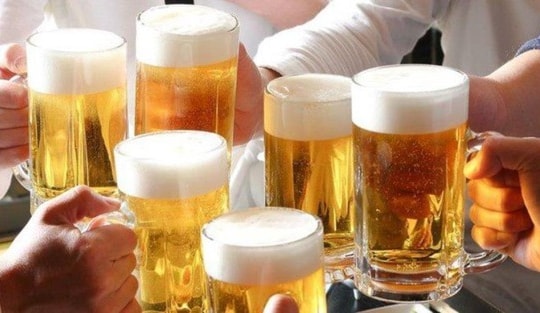 Các quán rượu phải có biển cảnh báo khách hàng