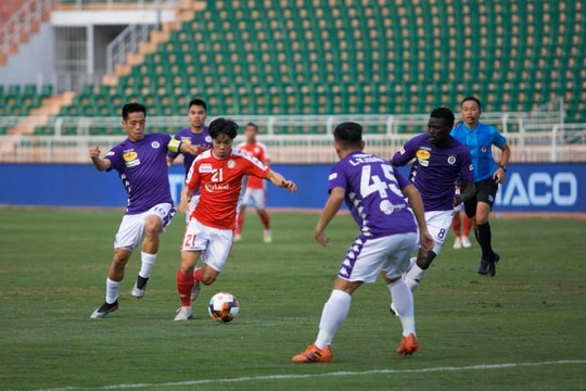 Công Phượng lập công, CLB TP Hồ Chí Minh vẫn thua ngược Hà Nội 