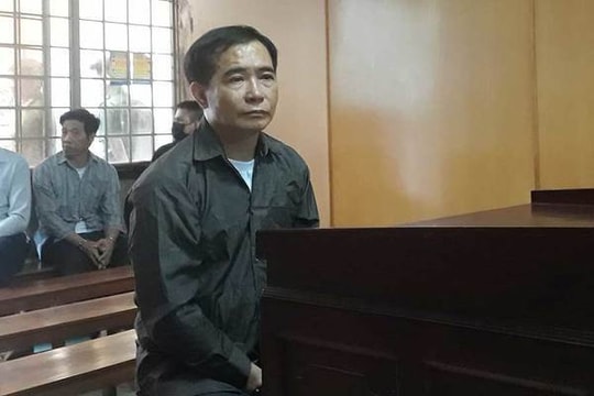 Trộm điện thoại Vertu trong chùa, chồng đưa vợ vào vòng lao lý