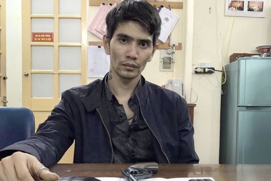 Sợ bị đánh, lên mạng mua súng phòng thân?