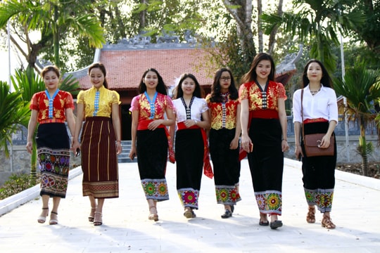 Một nét duyên dáng của phụ nữ dân tộc Thái ở Nghệ An