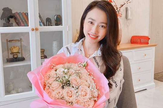 Tiến Linh và diễn viên Hồng Loan 'thả thính' trên mạng xã hội