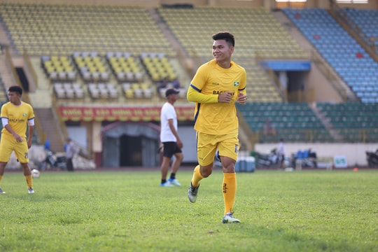 HLV Quang Trường sẽ xếp Phạm Xuân Mạnh đá tiền vệ trung tâm tại V.League 2020?