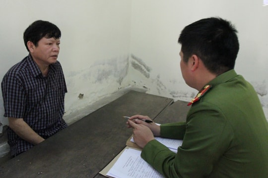 Nổ là công an về hưu, cựu giáo viên ở Nghệ An nhận gần nửa tỷ tiền chạy án 