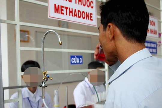 Bắt 3 đối tượng chuyên bán ma túy cho các con nghiện đang điều trị methadone