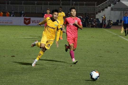 Hậu vệ SLNA Nguyễn Sỹ Nam: Thành quả từ những nỗ lực không ngừng nghỉ