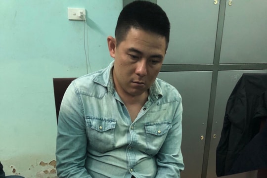 Bắt con nghiện đội lốt ông chủ Karaoke tàng trữ gần 600 viên ma túy tổng hợp