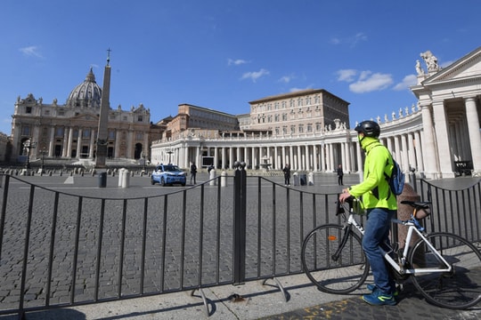 Châu Âu 'mất bò mới lo làm chuồng'