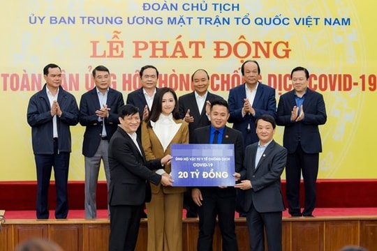Mai Phương Thúy gặp Thủ tướng, đại diện trao 20 tỷ đồng chống dịch Covid-19
