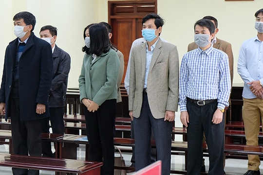 Cựu trưởng phòng thanh tra lĩnh 40 tháng tù vì nhận hối lộ 